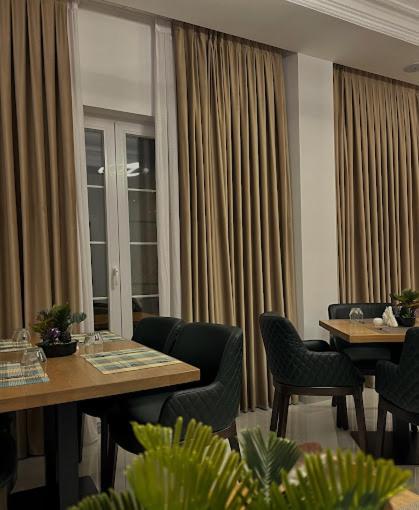 Reign Hotel 4*