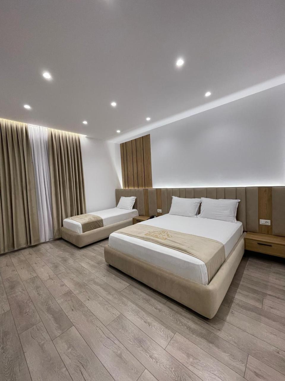 Reign Hotel 4*